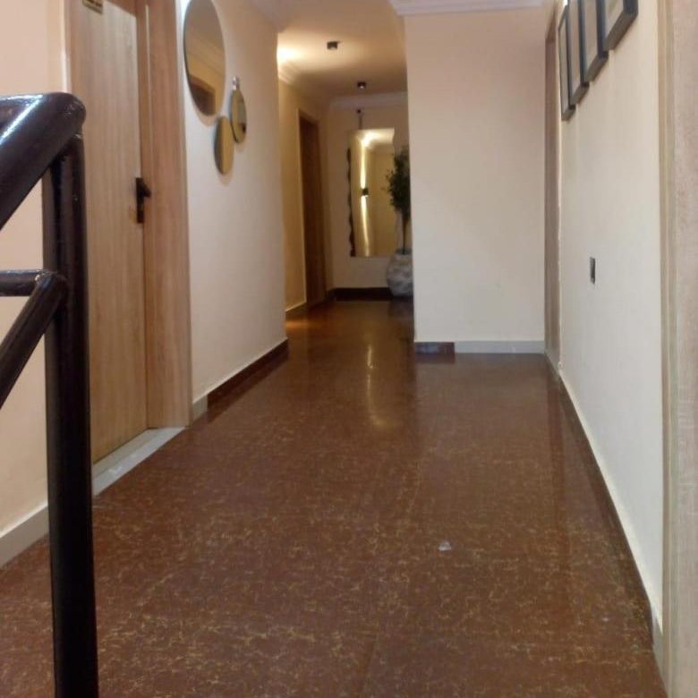 De' Mayors Court Suites&Bar