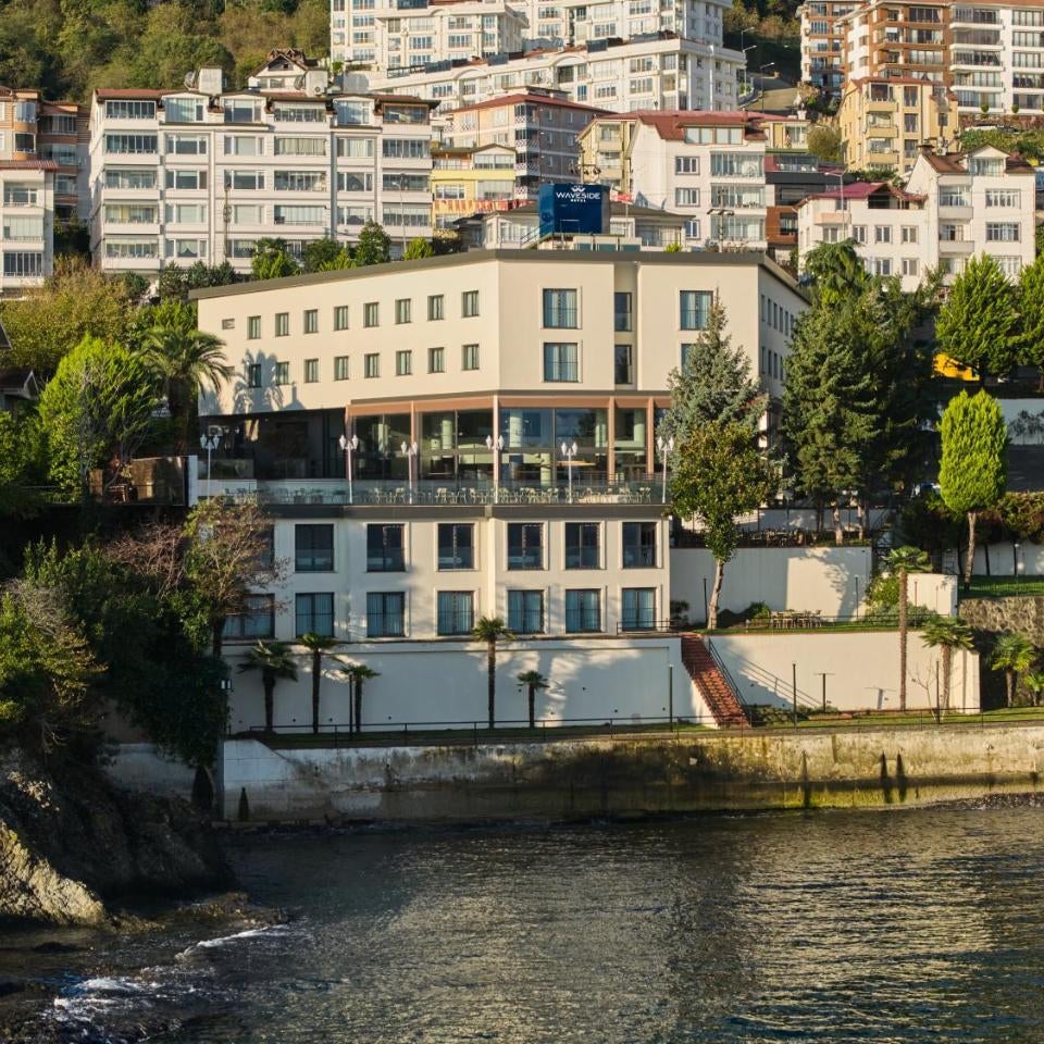 Waveside hotel