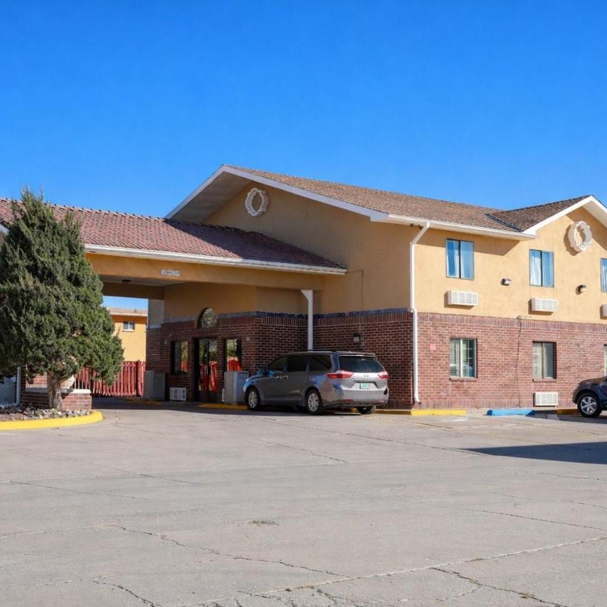 Townhouse Super Gallup - I-40 Thumbnail