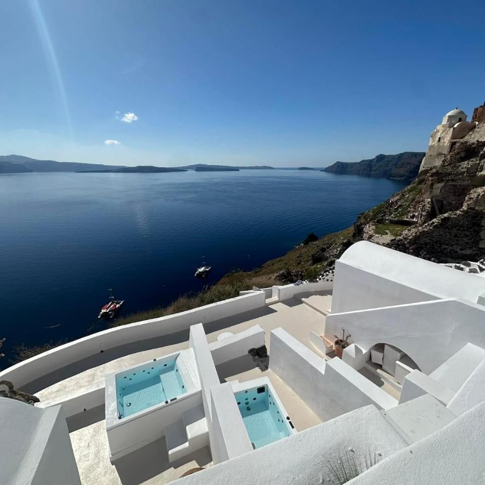 You and Me Suites Oia