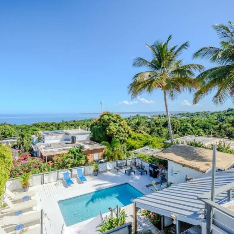 Rincon Surf Club - Beachside Apartments with Pool