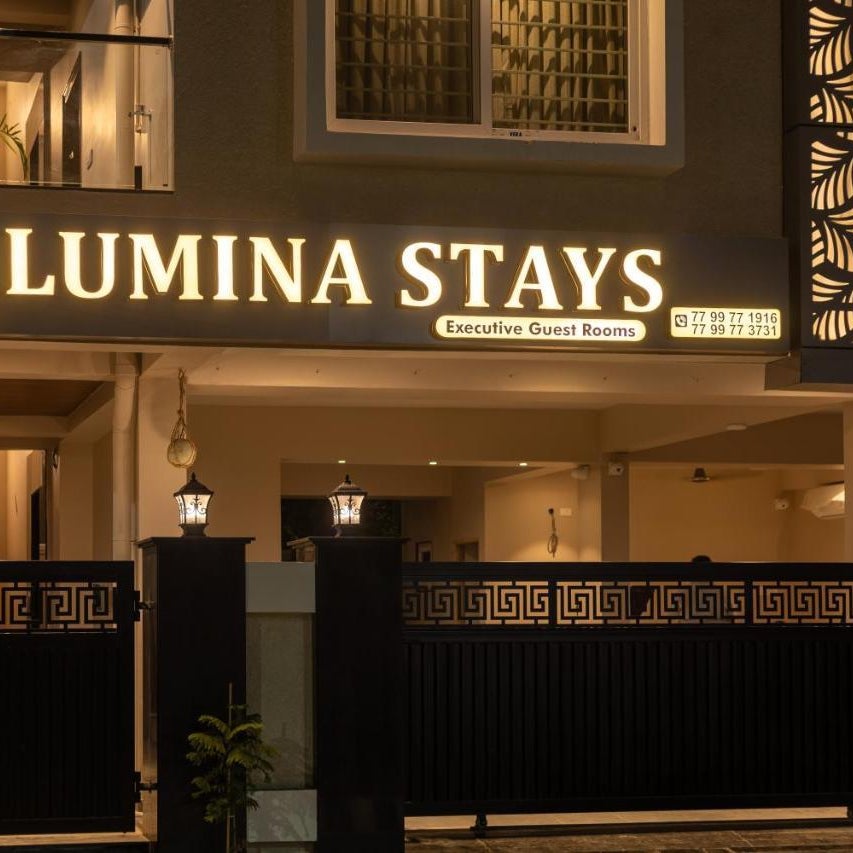 Lumina Stays-Modern Luxury Rooms, Near NAD