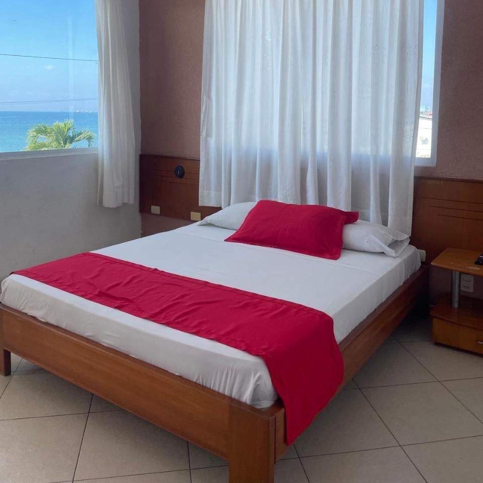 Hotel Playa Dorada Salinas