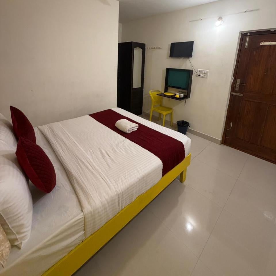 S M Hotel