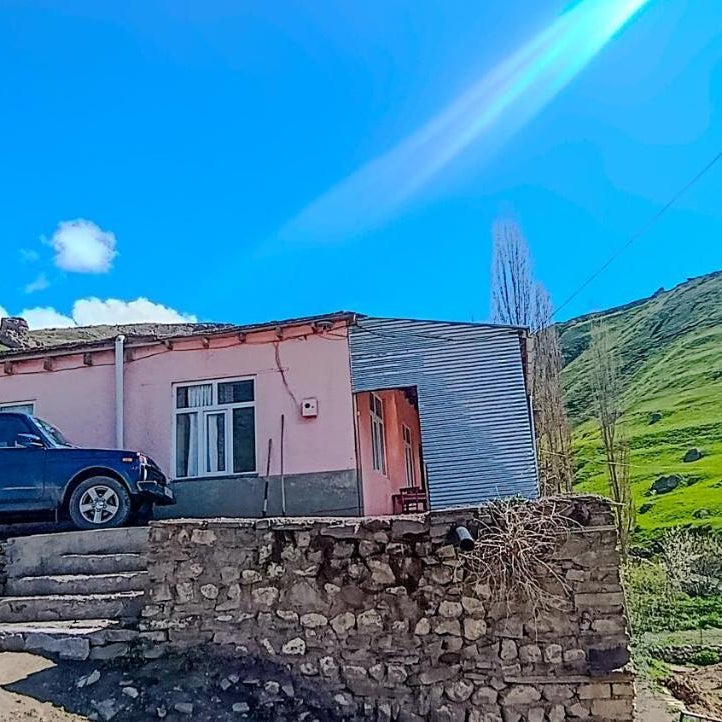 Sarvan's Khinalig Riverside Montain House Thumbnail