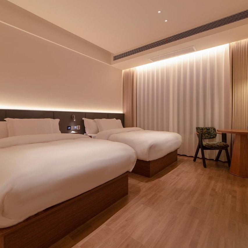 SHI MAN Hotel-Best Location for Tianmen Mount,Free pick up service, Free welcome tea,Free Breakfast ,Itineary Plan& Purchase Tickets, Free luggage storage,Smart &New Hotel
