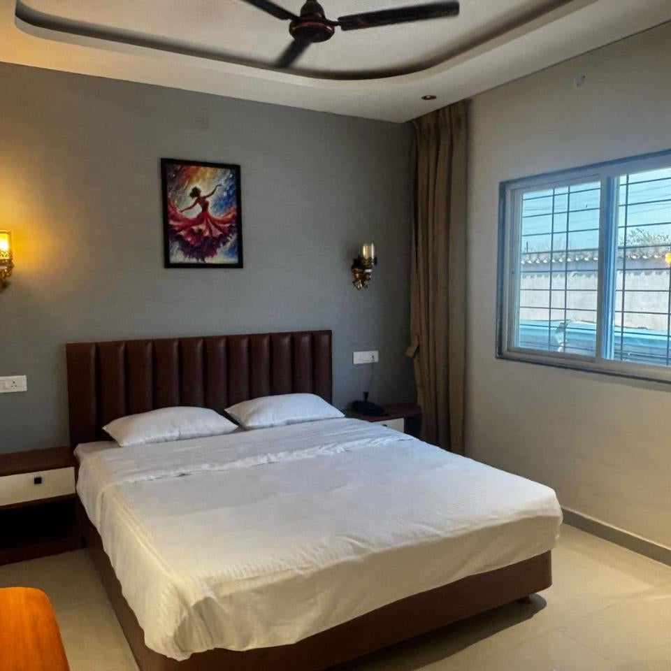 Super Townhouse Chakan Corporate Homestay Formerly New Royal Inn