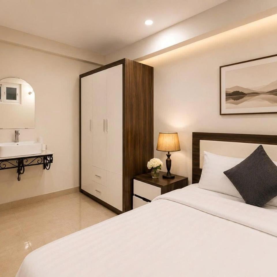 Manus Life Hotel