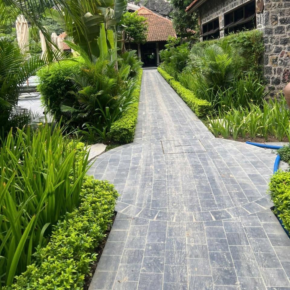 An Hideaway Resort 