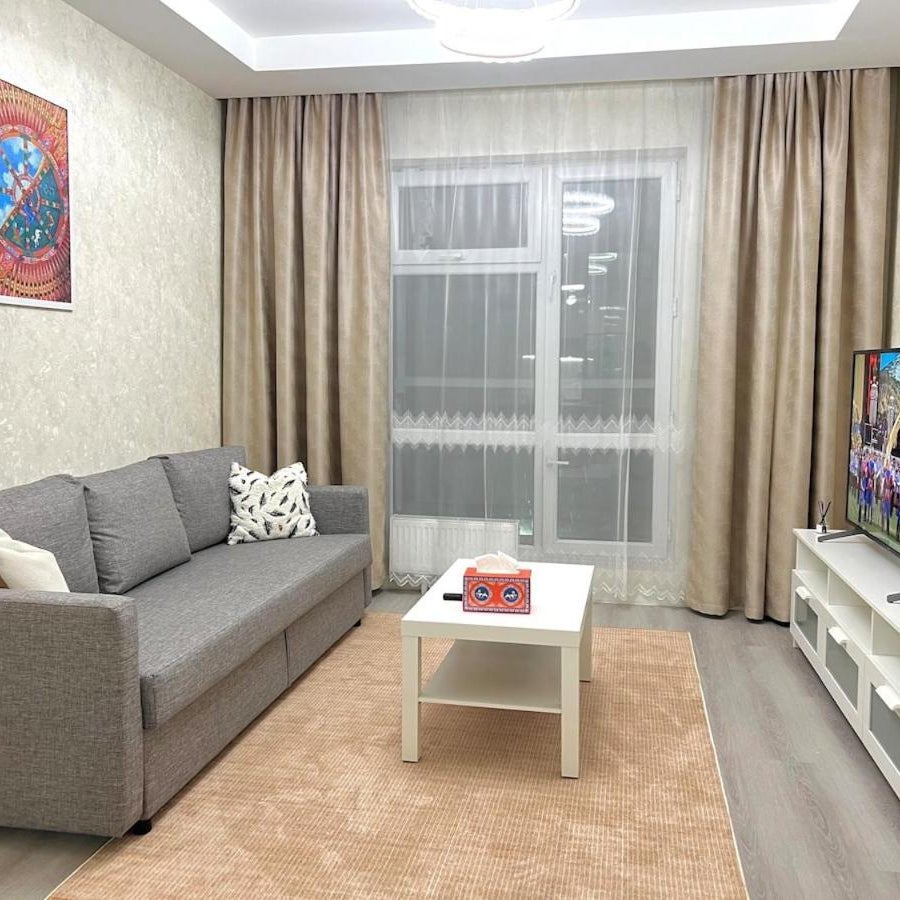 New Modern 1BR near city center Thumbnail