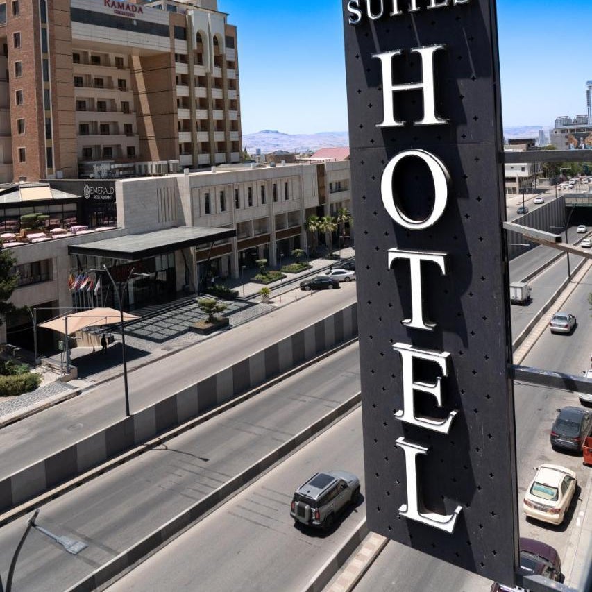 24 Suites Hotel
