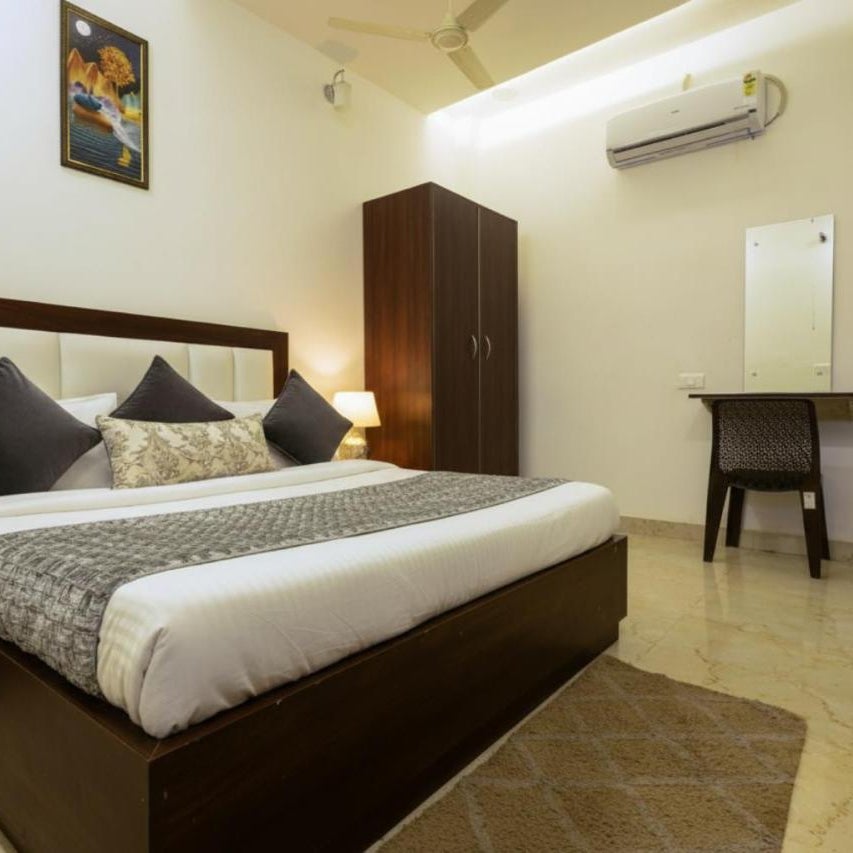 Hotel The Grand Shelter Elite Most Luxury Air Condition Rooms With Free Parking And Wifi !!! Highly Recommended Hotel Near Taj Mahal