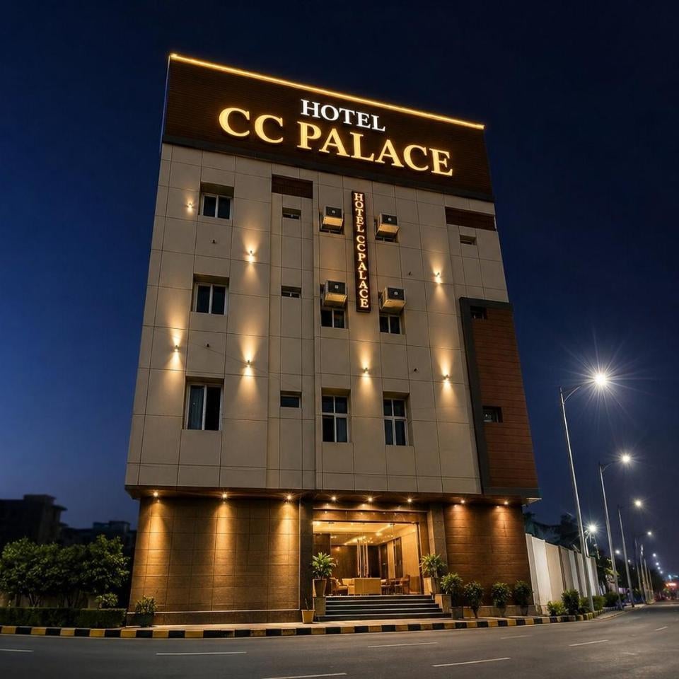 Hotel Crystal Thumbnail