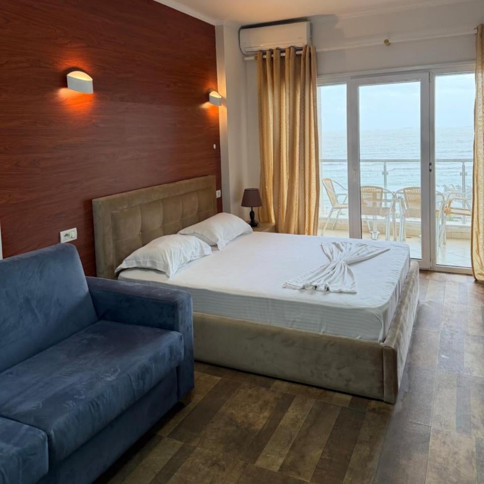 Blumont aparthotel durres