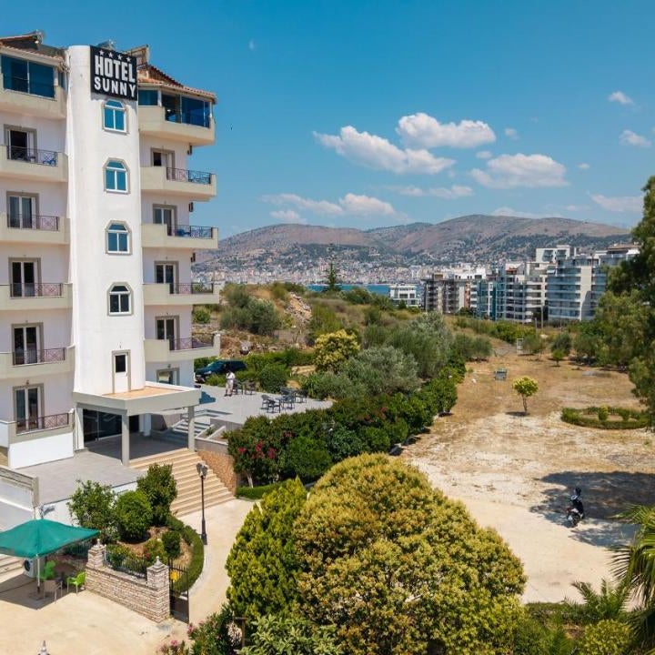 Sunny Hotel