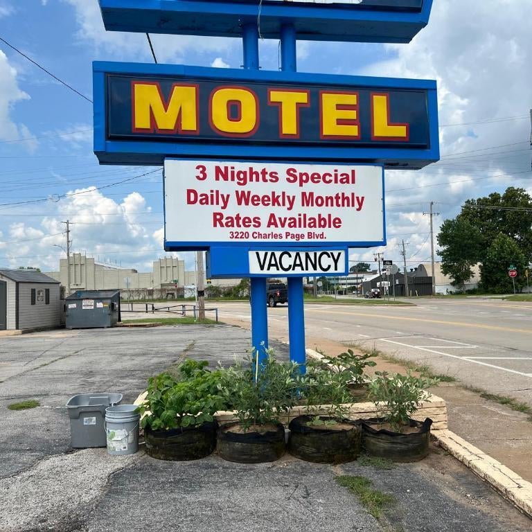 Holiday Motel Tulsa OK Thumbnail