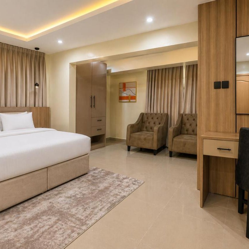 Citadel de Continental Hotel & Suites