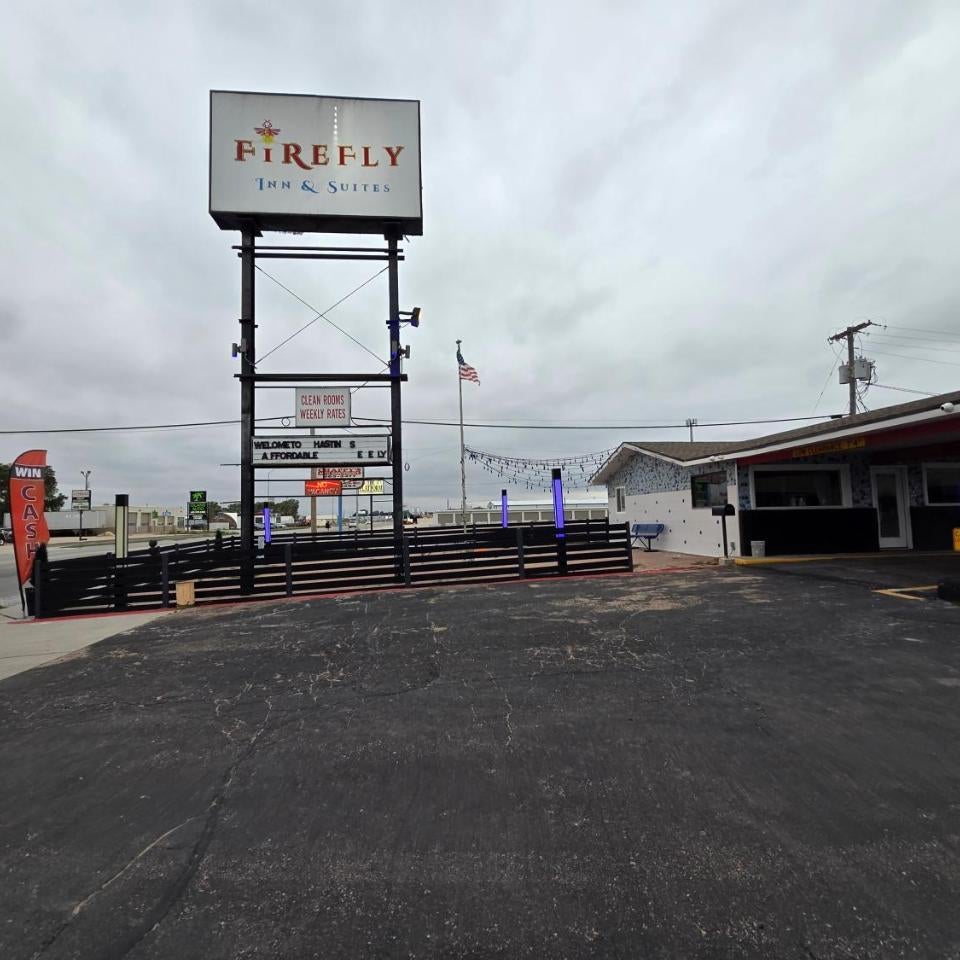 Firefly Inn and Suites - Hastings, NE