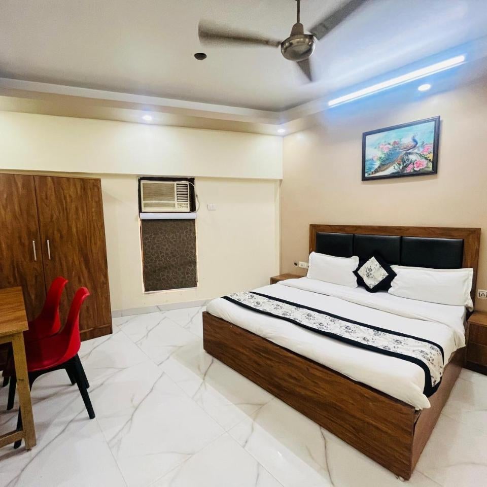 Hotel CLASSIC STAYZ - Hazrat Nizamuddin Railway Station