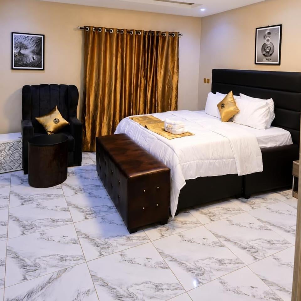Golden Garden Hotel & Suites