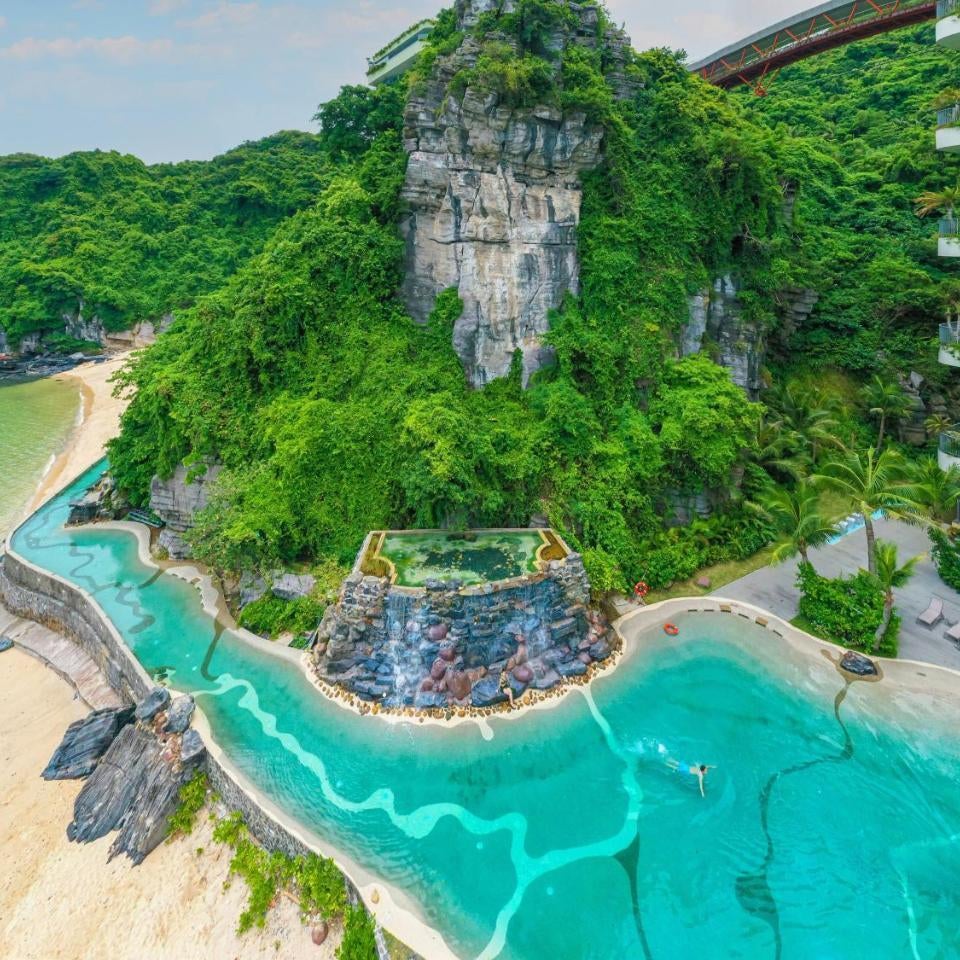 Vela Cat Ba Beach Resort - Flamingo Sea & Sand