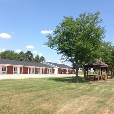 Crest Country Inn Thumbnail