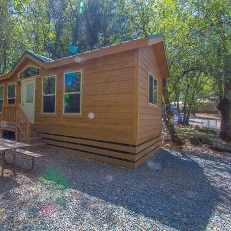 Ponderosa Camping Resort One-Bedroom Cabin 4 Thumbnail