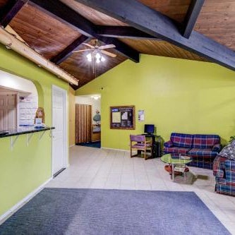 Bloomer Inn & Suites Thumbnail