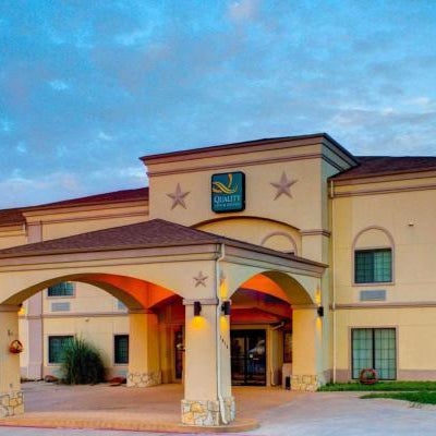 Quality Inn & Suites Glen Rose Thumbnail