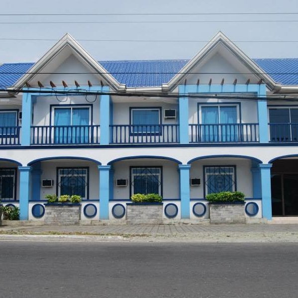 Blue Harbor Hotel