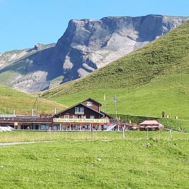 Ausflugs-Ski-Pistenhotel Klewenstock AUTO FREI Mit dem Mobiltelefon bestellen nur mit der Pendelbahn erreichbar auf 1600müm