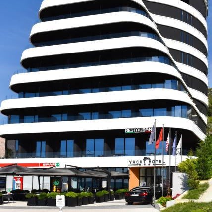 Yacht Hotel Thumbnail