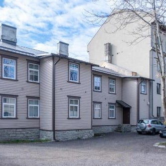 Contact Free Apartments with free parking Thumbnail
