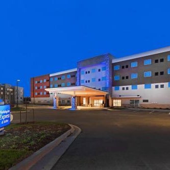 Holiday Inn Express & Suites - Lenexa - Overland Park Area By IHG Thumbnail