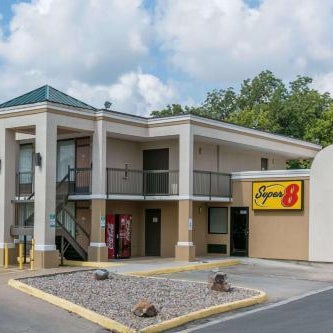 Super 8 by Wyndham Duncan Thumbnail