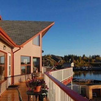 Aurora Bayside Inn Thumbnail