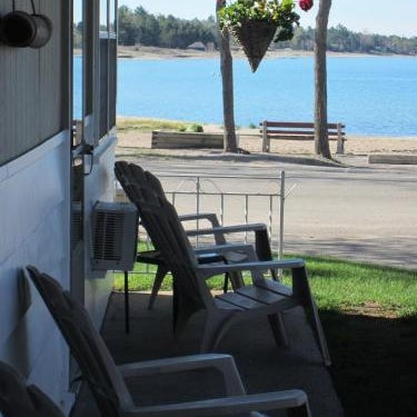 Balm Beach Resort and Motel