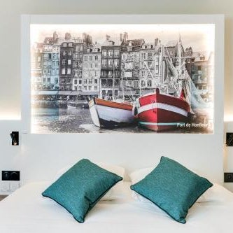 Brit Hotel Caen Nord - Mémorial Thumbnail
