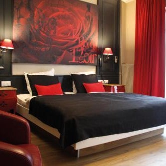 Hotel Roses Thumbnail