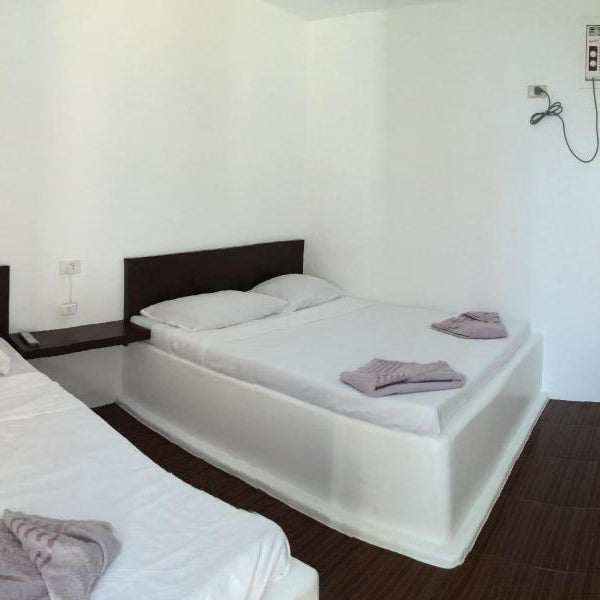 Lolas Lodge Thumbnail