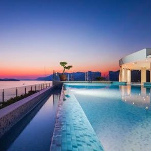 Royal Blue Hotel Thumbnail