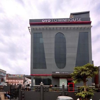Townhouse Function Inn Near Chaudhary Charan Singh International Airport Thumbnail