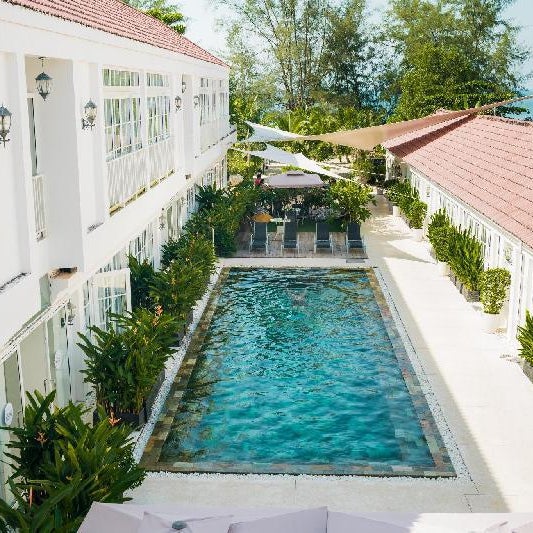 White Boutique Hotel and Restaurant