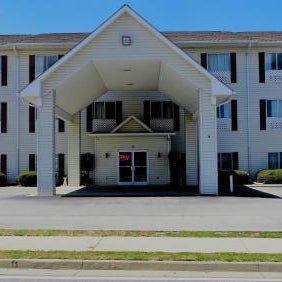 Oak Tree Inn & Suites Thumbnail