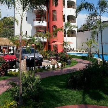 Hotel y Suites Los Encantos