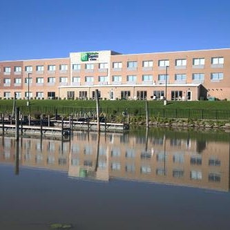 Holiday Inn Express & Suites Port Huron By IHG Thumbnail
