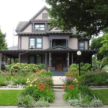 Champaign Garden Inn Thumbnail