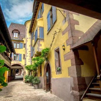 Hôtel De La Couronne Thumbnail