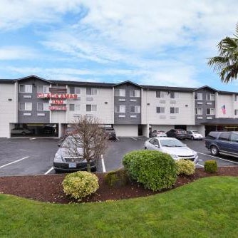 Clackamas Inn and Suites Thumbnail