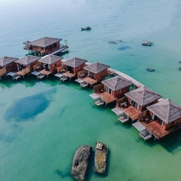 Rocks Beach Boutique Thumbnail